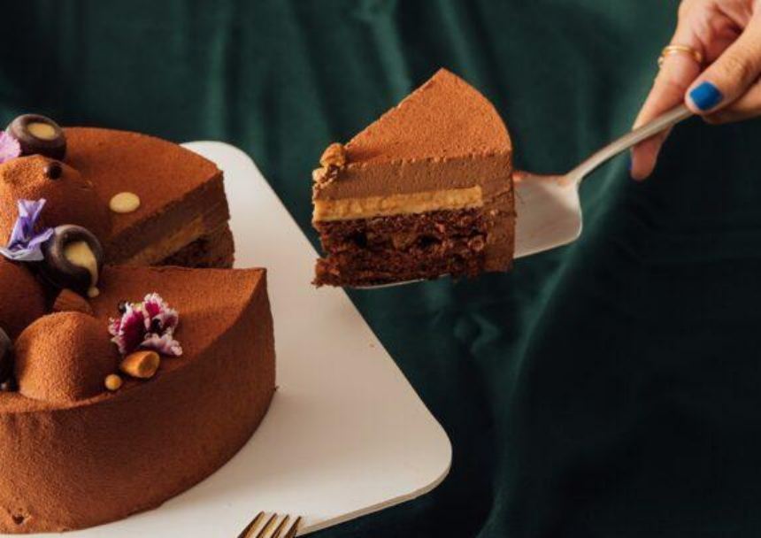 Dark chocolate almond cake